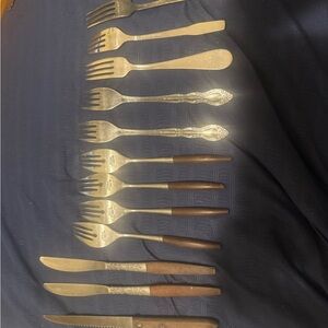 Interpur Florenz 9 Petal Stainless Korea Floral 9 Forks 3 Knives  Wooden Handle